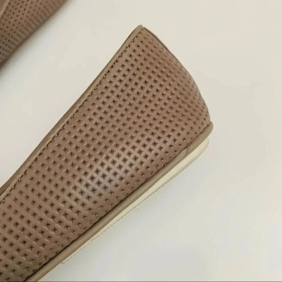 Vince Perforated Leather Loafers - Picture 5 of 8